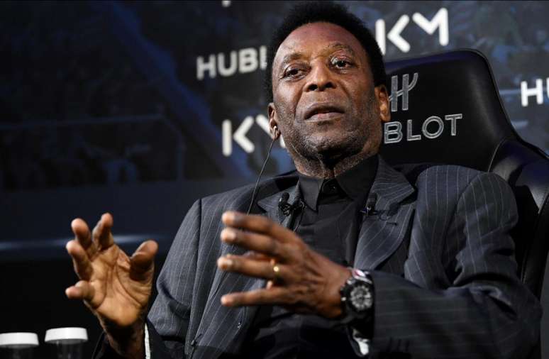 Pelé teve febre e infecção urinária após um encontro com Mbappé em Paris (Foto: Franck Fife/AFP)