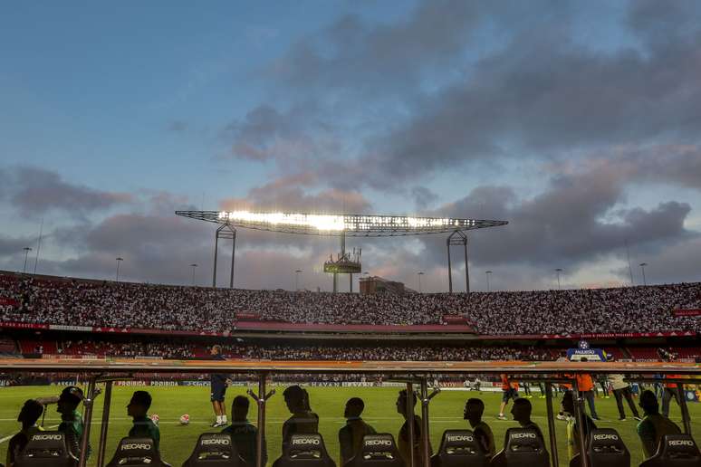 Vista dos torcedores do São Paulo em partida contra o Palmeiras, válida pelas semifinais do Campeonato Paulista 2019, no Estádio do Morumbi