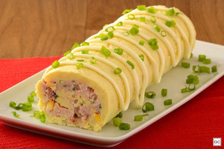 Rocambole de batata recheado