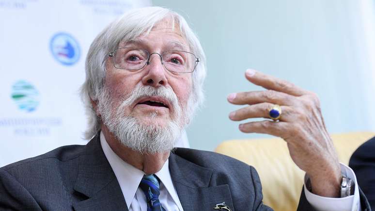 Jean-Michel Cousteau está em plena campanha pela libertação dos animais na Rússia