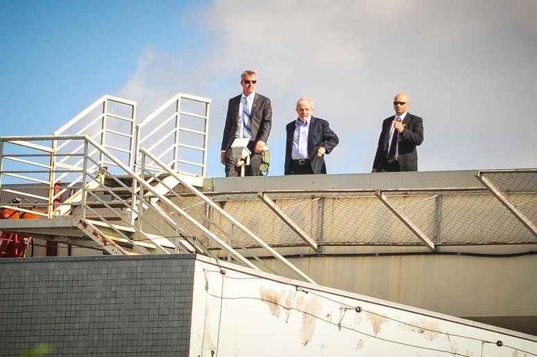  O ex-presidente Lula chega ao Aeroporto Bavcheri, em Curitiba, no início da tarde de seguiu de helicóptero para a sede da Polícia Federal.  02/03/2019