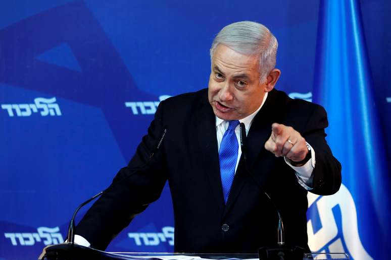 Premiê de Israel, Benjamin Netanyahu, durante entrevista em Jerusalém
REUTERS/Ronen Zvulun