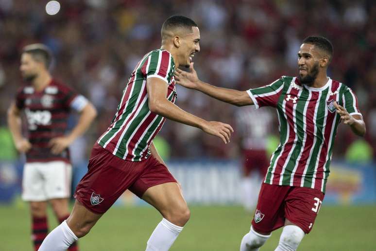 Gilberto comemora gol durante Flamengo x Fluminense pela semifinal do Campeonato Carioca, realizada no Maracanã, na noite deste sábado (6) ,no Rio de Janeiro