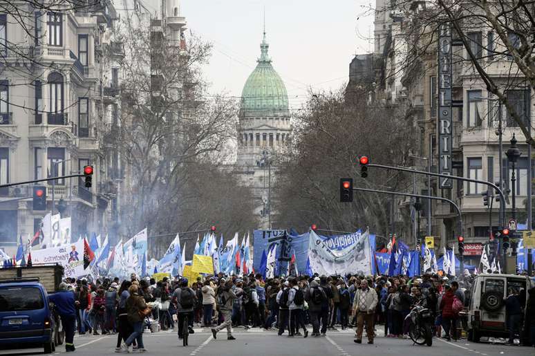 Protesto contra Macri em Buenos Aires em 2018; por se tratar de ano eleitoral, 2019 deve ter tens&otilde;es sociais no pa&iacute;s