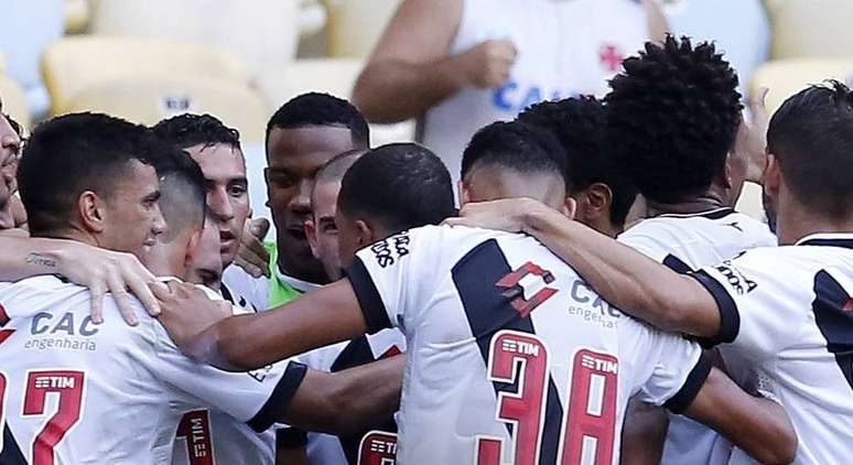 O Vasco derrotou o Bangu por 2 a 1 na semifinal do Campeonato Carioca e vai fazer o clássico contra o Flamengo na decisão do Estadual