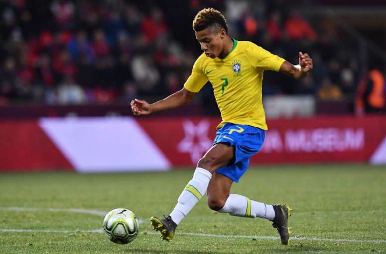 Neres foi um dos bons nomes da última Data Fifa (Foto: AFP)