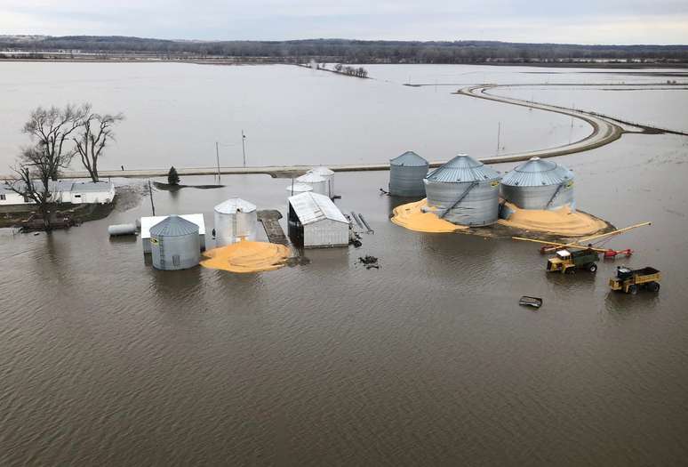 Silos de gr&atilde;os no Condado de Fremont, Iowa.  REUTERS/Tom Polansek