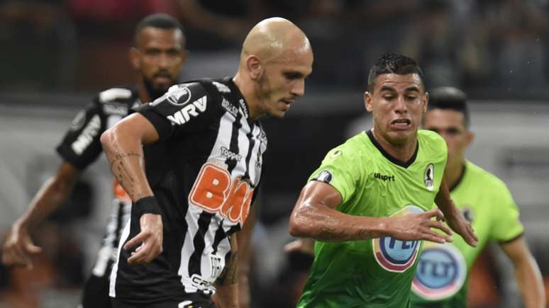 O Galo conseguiu seus primeiros pontos na Libertadores em uma suada vitória sobre o Zamora-VEN, evitando uma desclassificação precoce do torneio- DOUGLAS MAGNO / AFP