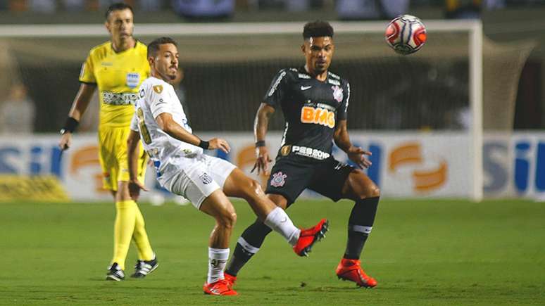 Jean Mota se lesionou após choque com o zagueiro Manoel, do Corinthians (Luis Moura/WPP/Lancepress!)