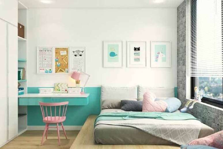 46. Decoração verde água e rosa para quarto de solteiro com espaço para home office – Foto: Neu dekoration stile