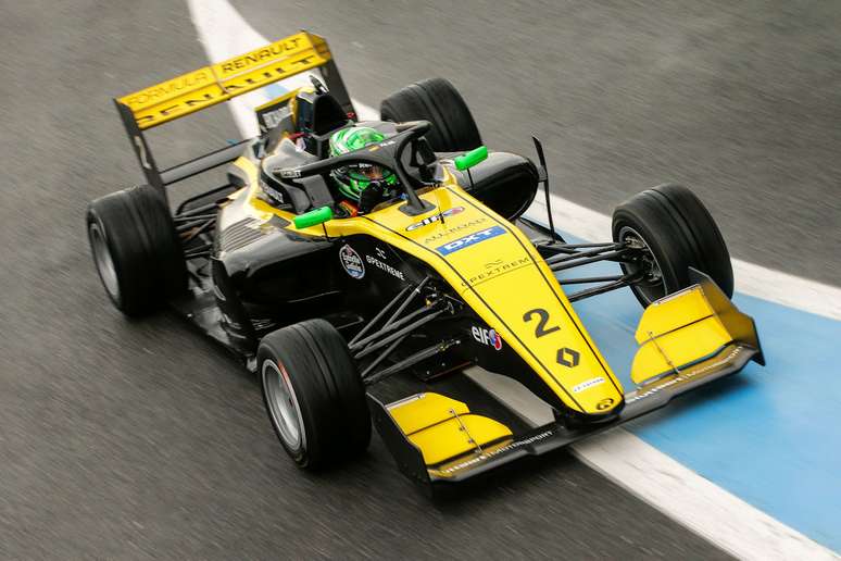 Collet inicia um novo capítulo em sua carreira e estreia na forte e competitiva F-Renault Eurocup