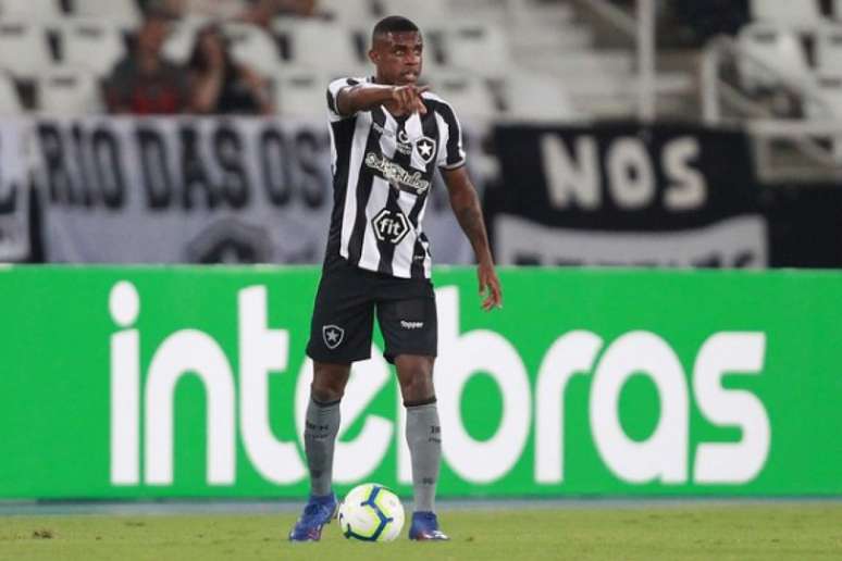 Marcelo Benevenuto, em ação contra o Juventude, na ida (1 a 1) (Foto: Vítor Silva/SSPress/Botafogo)