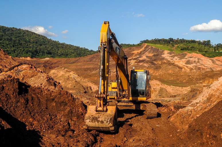 Trabalhos de buscas por corpo de vítimas do rompimento da barragem da mineradora Vale, em Brumadinho (MG)