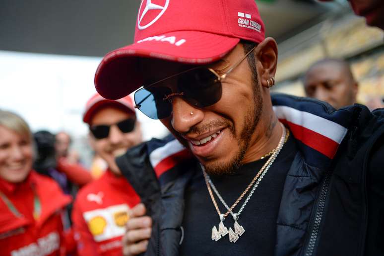 Hamilton acredita que regulamento torna difícil diminuir diferença de motor