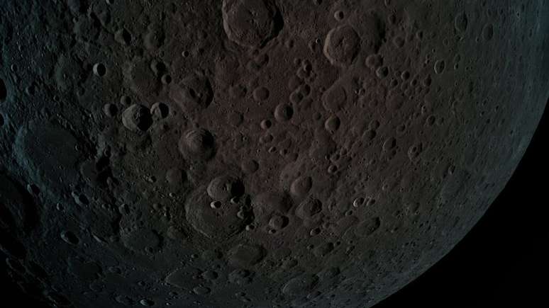 A espaçonave Beresheet registrou essa fotografia enquanto orbitava a Lua