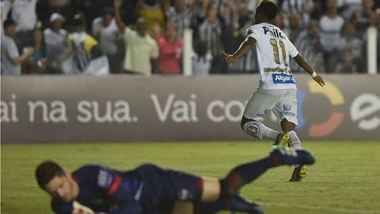 Rodrygo marcou um dos gols da vitória do Santos sobre o Atlético-GO