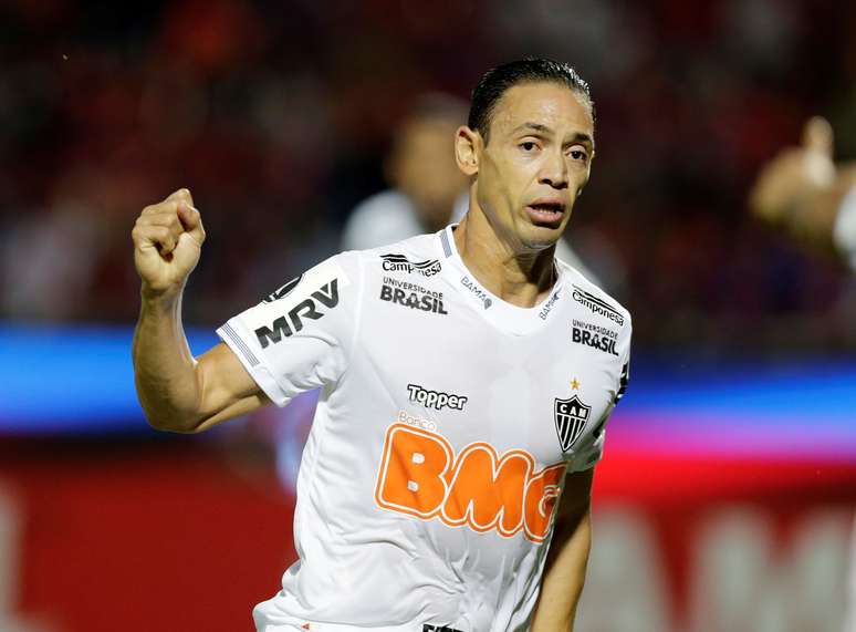 Ricardo Oliveira marcou na derrota em Assunção