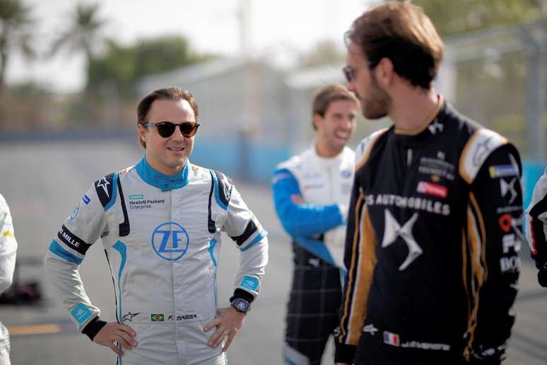 Felipe Massa lidera time da Fórmula E em partida beneficente