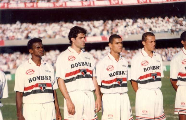Raí na final de 1998, ao lado de Capitão, Fabiano e França - FOTO: Arquivo Histórico São Paulo FC