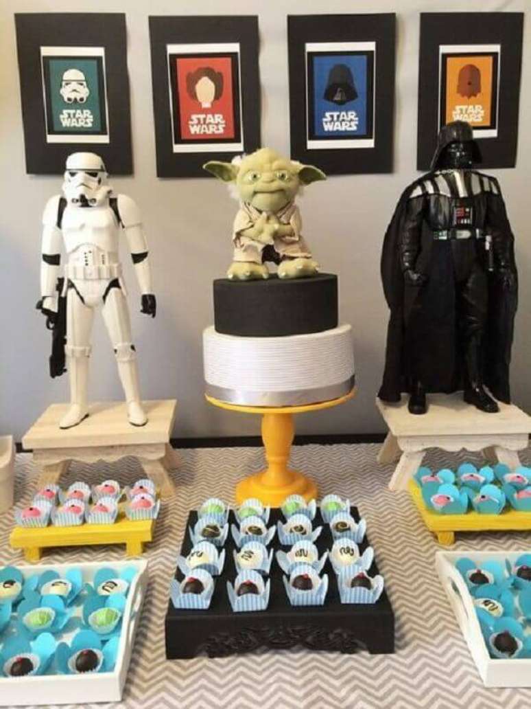 124. Um dos temas de festa de aniversário mais utilizado por quem adora o mundo geek é Star Wars – Foto: Casa e Festa