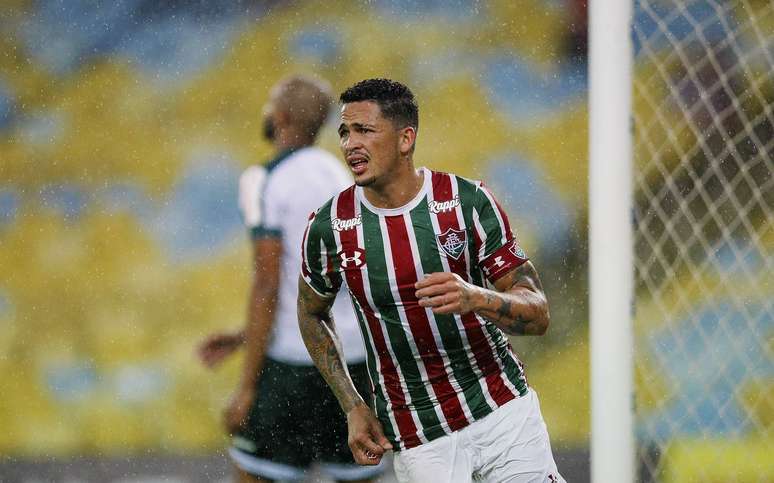 Luciano, do Fluminense, comemora após marcar gol em partida contra o Luverdense, válida pela terceira fase da Copa do Brasil 2019, realizada no Estádio do Maracanã, na zona norte do Rio de Janeiro, nesta quarta-feira (10).