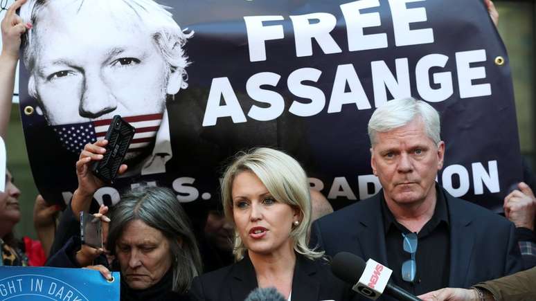 A advogada de Assange, Jennifer Robinson, e o editor-chefe do WikiLeaks, Kristinn Hrafnsson, dizem que a prisão cria um 'precedente perigoso'