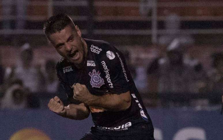 Ramiro vibra ao acertar cobrança de pênalti na semifinal contra o Peixe (Foto: Daniel Augusto Jr/Agência Corinthians)