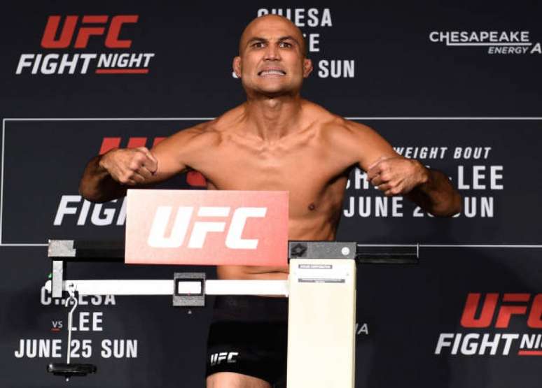 Lutador do UFC e ex-campeão, BJ Penn foi acusado por sua ex-mulher de agressão doméstica (Foto: Getty Images)