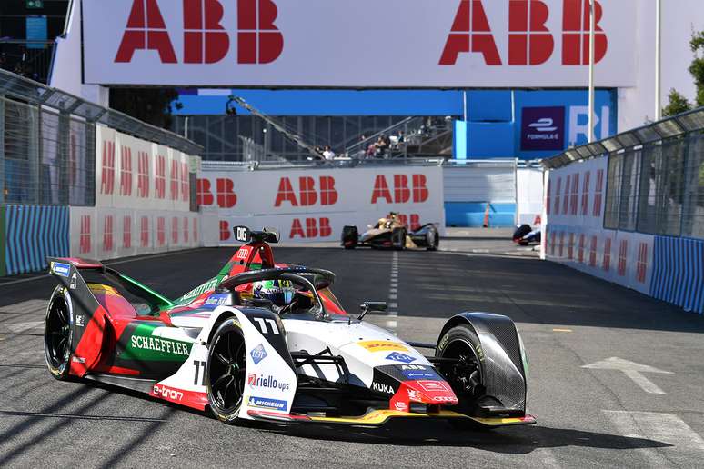 Em corrida difícil, Di Grassi avança no campeonato