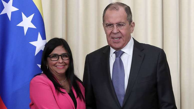 O chanceler russo, Sergei Lavrov, com a vice-presidente da Venezuela, Delcy Rodríguez, numa reunião recente em Moscou