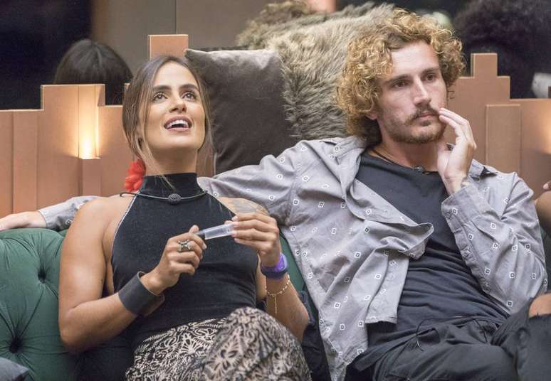 Carolina, a 3ª colocada do 'BBB 19', que se despediu da casa na última quinta-feira, 11, e Alan, o vice-campeão.