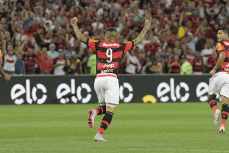 Guerrero encerrou sua passagem pelo Flamengo sem marcar gols contra o Vasco (Foto: Gilvan de Souza/Flamengo)