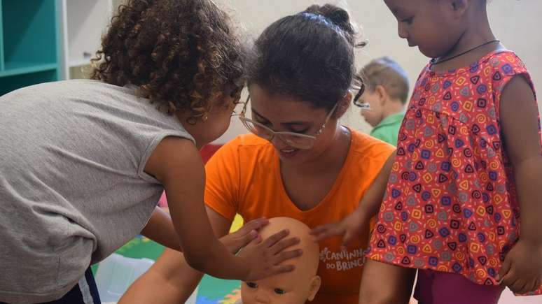 Outro objetivo é dar fontes de renda para mulheres que queiram criar negócios de cuidado infantil dentro de casa