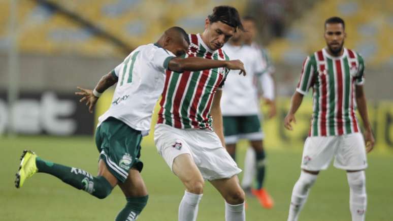 Matheus Ferraz em ação contra a Luverdense, pela Copa do Brasil (Foto: Paulo Sergio/Agencia F8)
