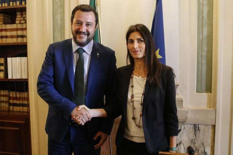 Salvini critica prefeita por 'abandono' da cidade de Roma