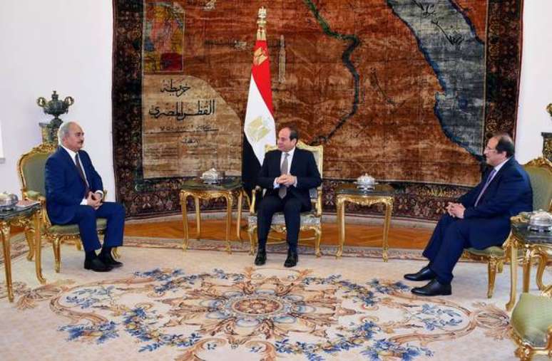 Presidente do Egito recebe Haftar para debater crise na Líbia