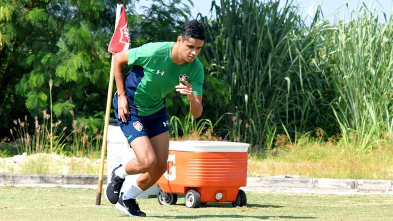 Léo Artur, de 23 anos, chega ao Tricolor por empréstimo até o fim do ano (Foto: Mailson Santana/FFC)