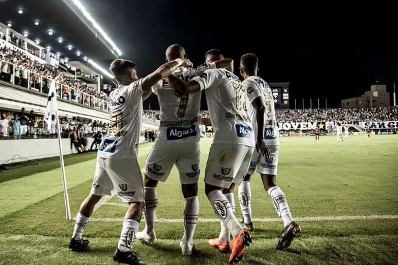 Nos últimos dois jogos em casa, o Santos finalizou mais de 50 vezes contra o gol rival (Foto: Ivan Storti/Santos FC)
