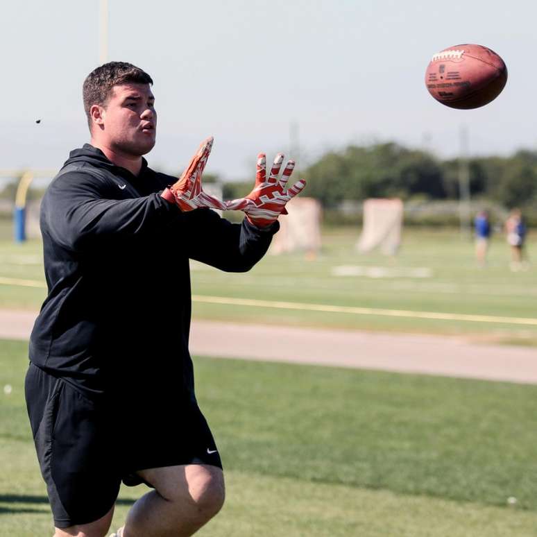 Durval Queiroz assinou contrato com o Miami Dolphins (Foto: NFL Undiscovered)