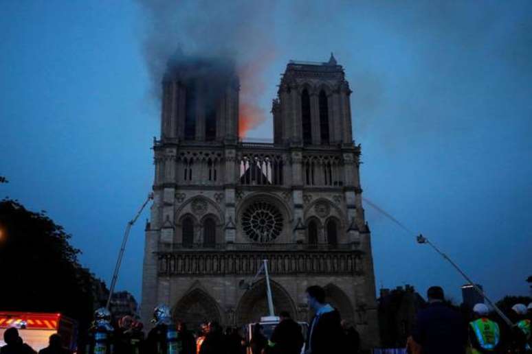 Unesco se solidariza com França após tragédia na Notre-Dame