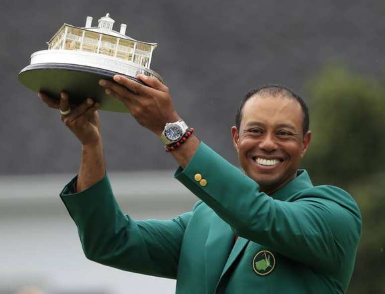 Tiger Woods celebra vitória no Masters de Augusta