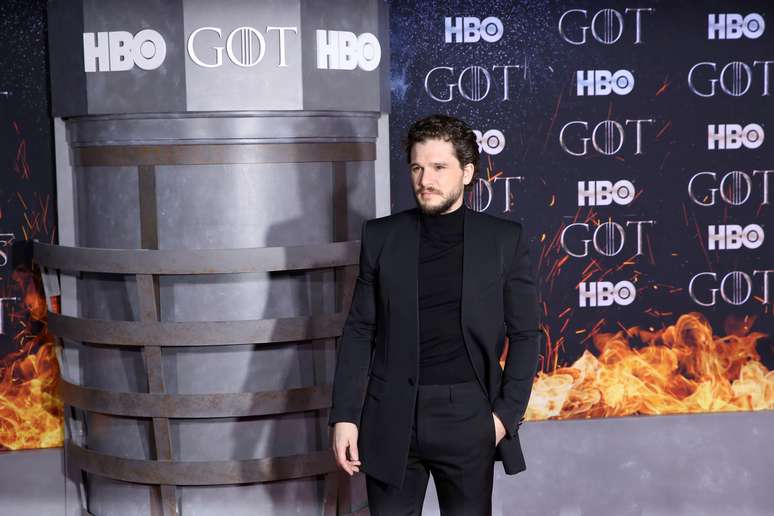 Kit Harington chega para estreia da temporada final de "Game of Thrones" no Radio City Music Hall, em Nova York
03/04/2019
REUTERS/Caitlin Ochs