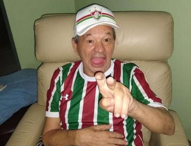 Seu Rosival, o torcedor que se apoia no Fluminense na luta contra o AVC (Foto: Arquivo Pessoal)