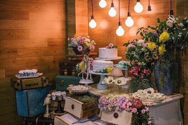 50 &ndash; Festa intimista com decora&ccedil;&atilde;o vintage casamento. Fonte: Tips For Bride