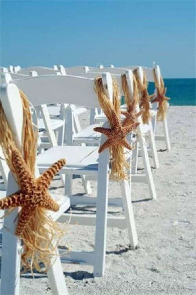 50. Os detalhes fazem toda a diferença na decoração da cerimônia de casamento na praia – Foto: Pinterest