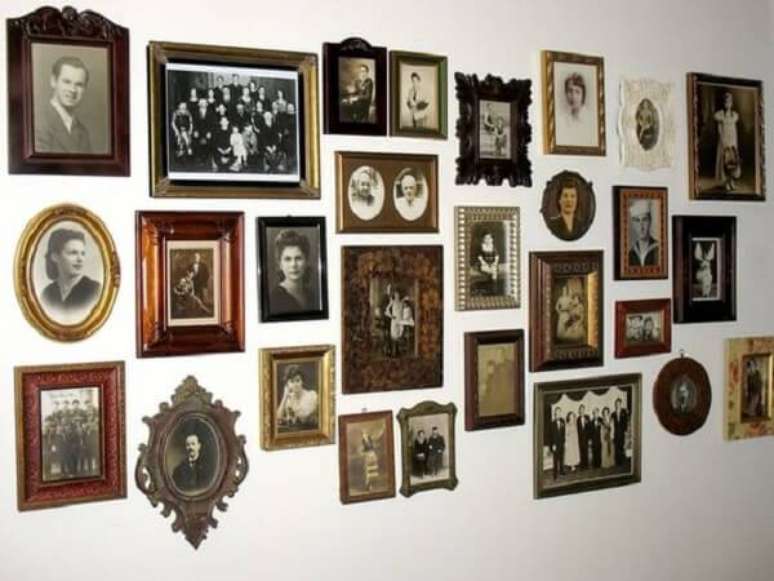 6 &ndash; Quadros decorativos vintage utilizados em forma de porta-retrato. Fonte: DIY Network