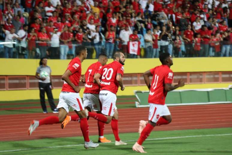 VILA NOVA 2x0 BRAGANTINO-PA (Foto: Douglas Monteiro/Divulgação Twitter)