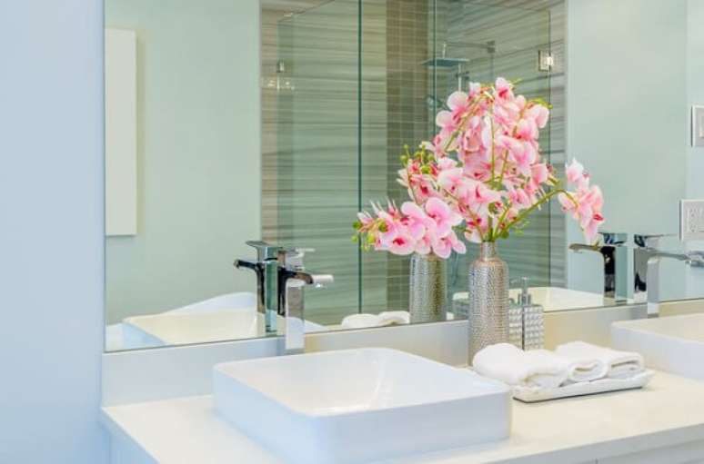 29- As plantas para banheiro de corte levam colorido ao ambiente. Fonte: Blog SEPAC