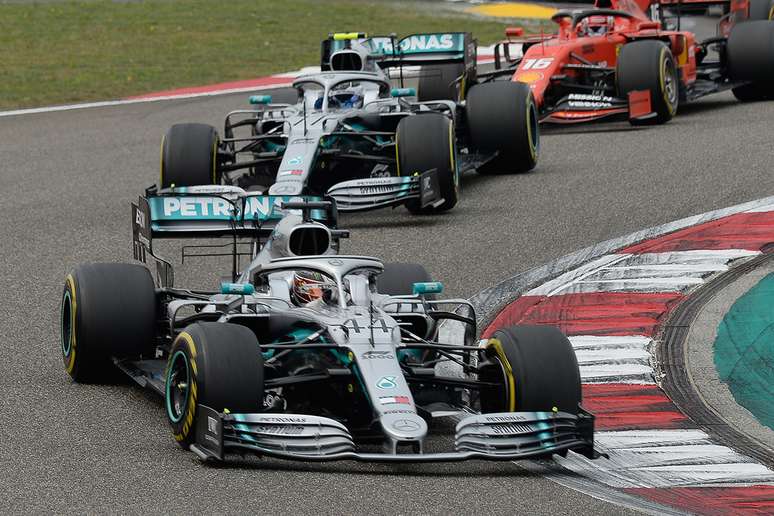 Brundle afirmou: “Temos que aceitar que a Mercedes está começando a dominar”