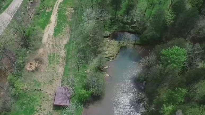 A caverna no Tennessee explorada pelo britânico é considerada perigosa